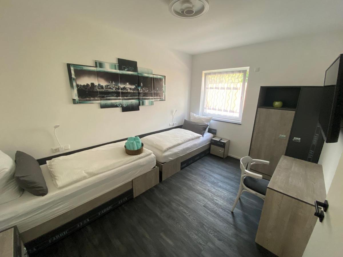 Apartments Saaldorf-Ferienhaus Mit 6 Apartments 45Qm-120Qm Direkt Am Thueringer Meer-Bleilochtalsperre Bad Lobenstein Bagian luar foto