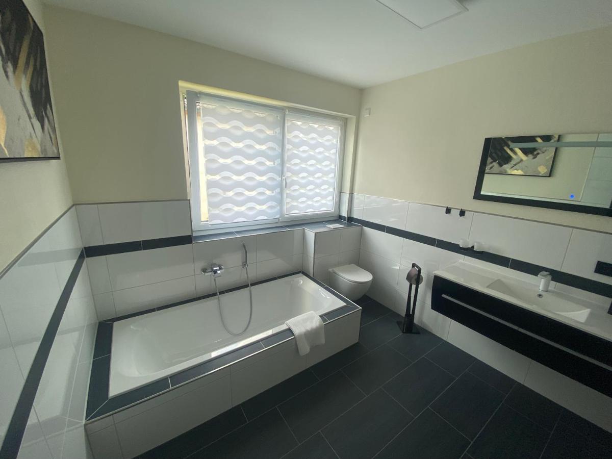 Apartments Saaldorf-Ferienhaus Mit 6 Apartments 45Qm-120Qm Direkt Am Thueringer Meer-Bleilochtalsperre Bad Lobenstein Bagian luar foto